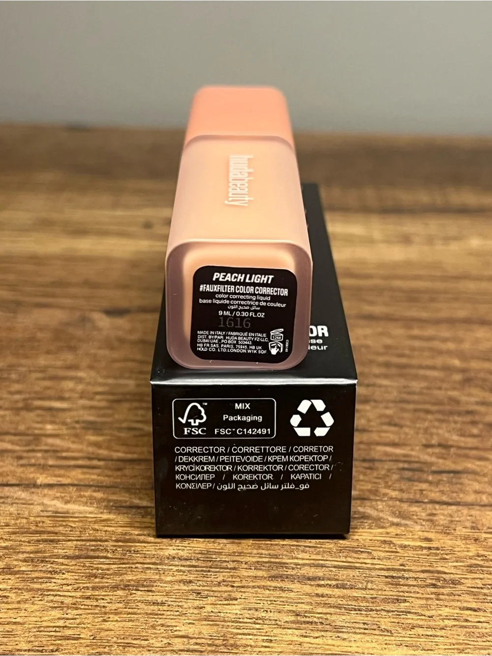HUDA BEAUTY #FauxFilter Color Corrector - Peach Light
